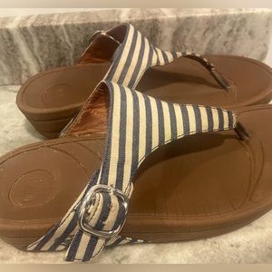 Fitflop skinny canvas wedge sandal size 7